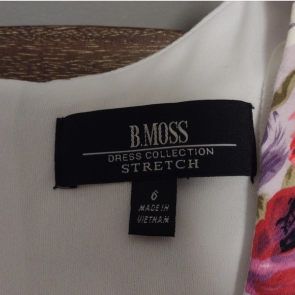 B Moss dress. Size 6 Flower pattern. Never worn - Picture 3 of 5